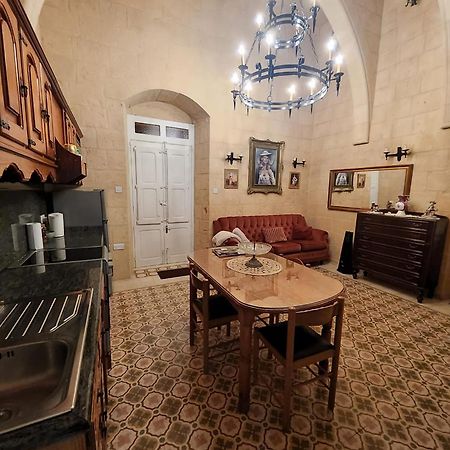 Cozy Corner House In Valletta - Authentic! Экстерьер фото