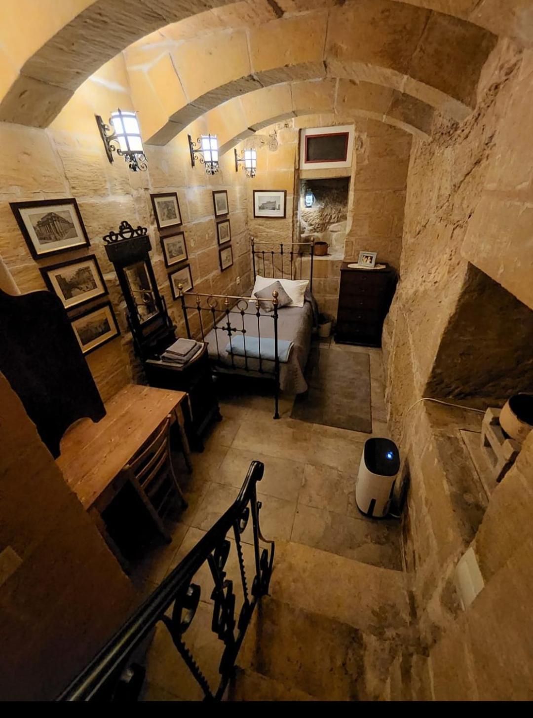 Cozy Corner House In Valletta - Authentic! Экстерьер фото
